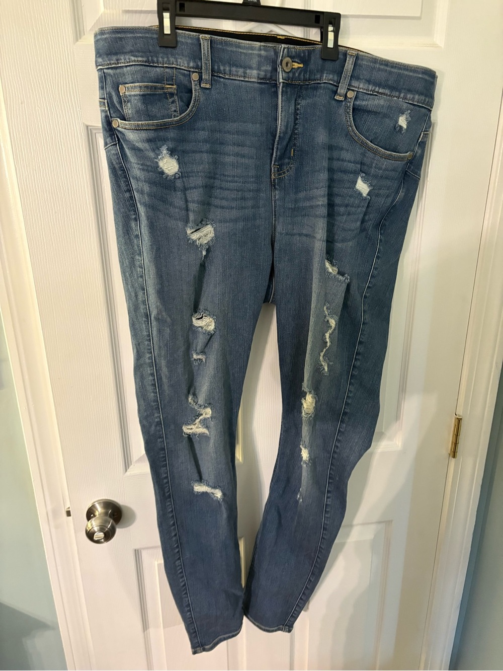 Torrid Bombshell Skinny high-rise distressed blue jeans Size 20T